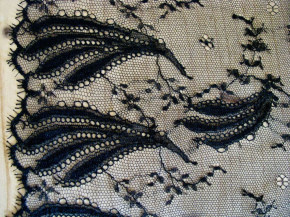 1m elastische, bestickte Edel-Spitze in schwarz Fb4000